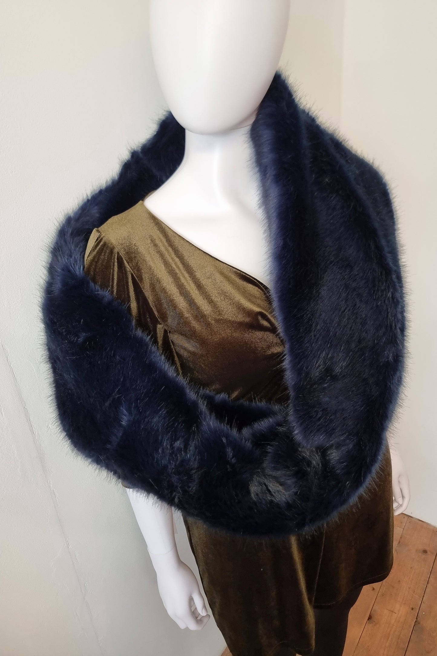 Luxury Fur Snood - Midnight