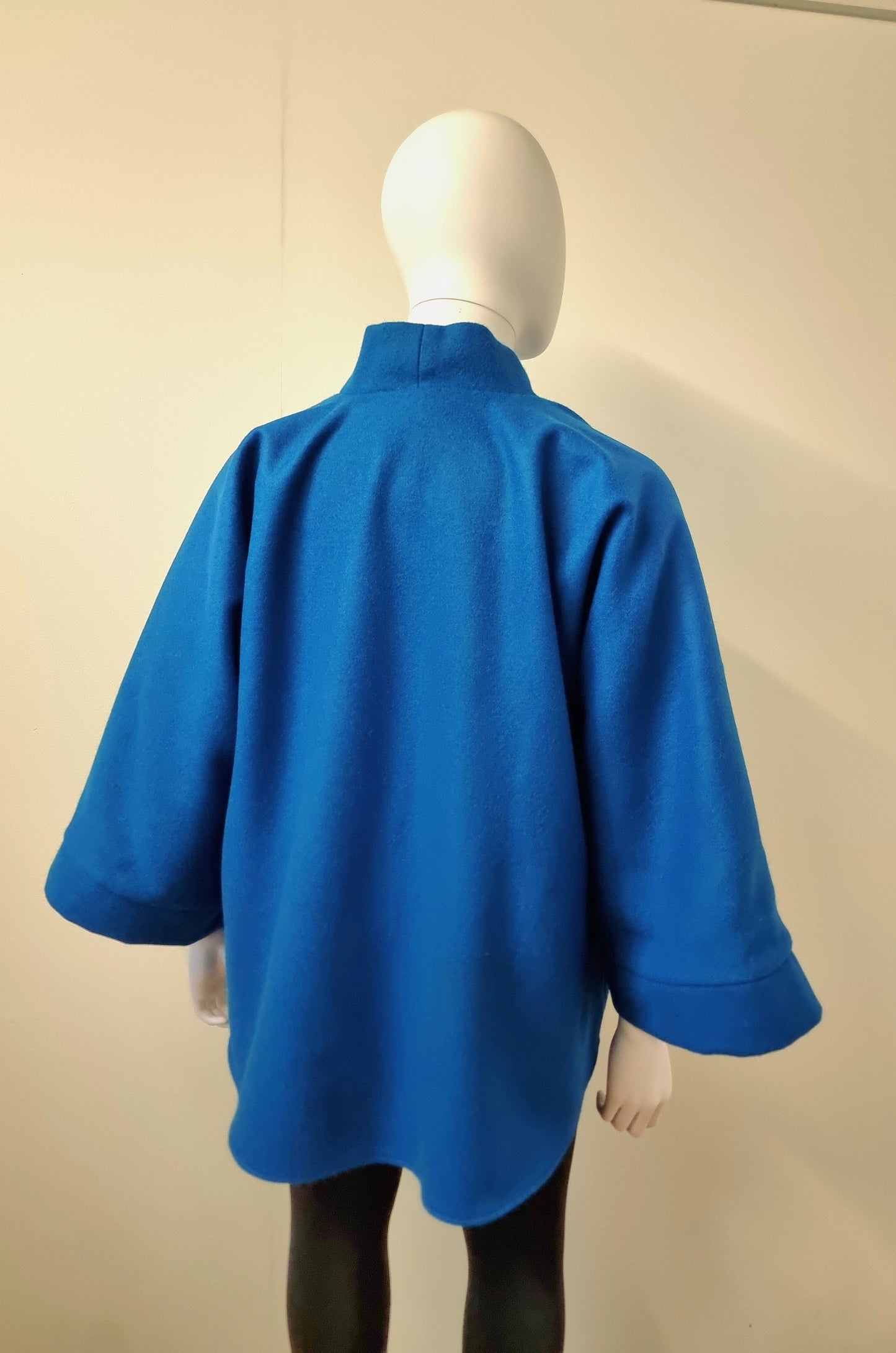 Tippi - Teal/Blue Lined in Silver