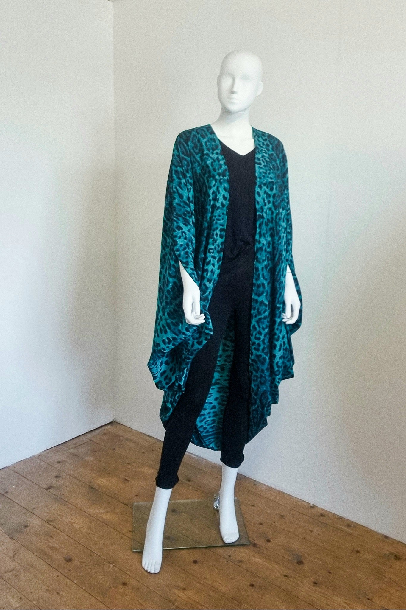 Zubi Kimono - Teal Leopard Print