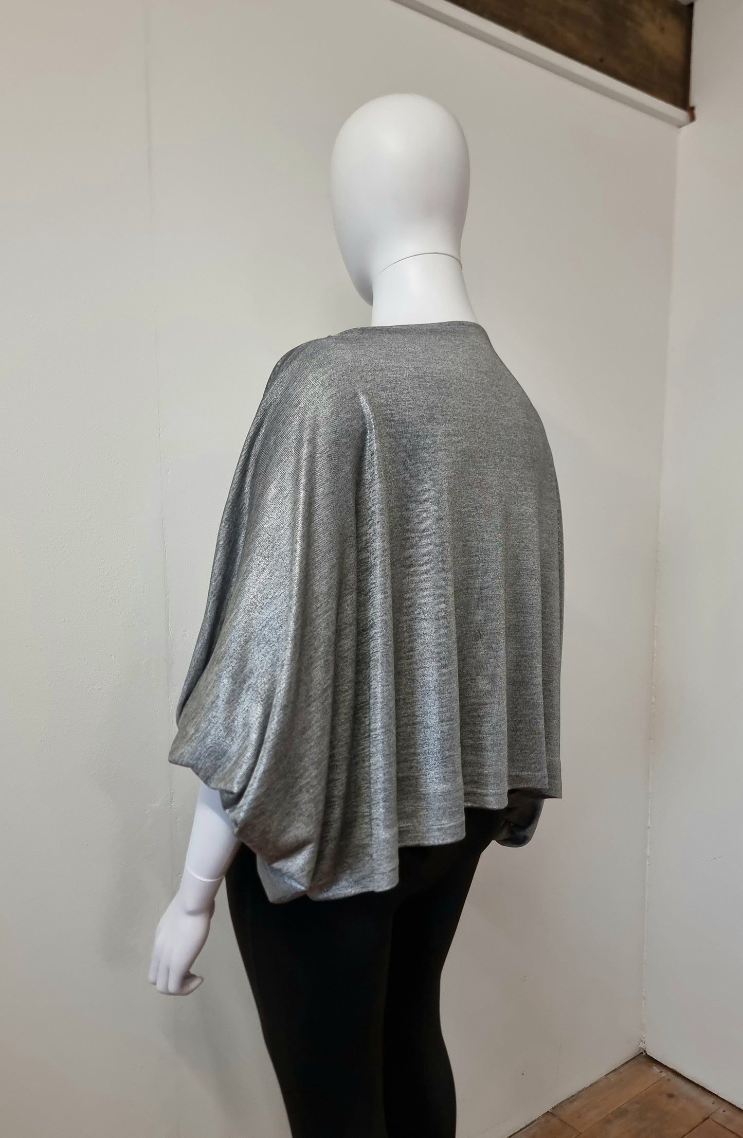 Imogen Drape Crop - Grey/Silver