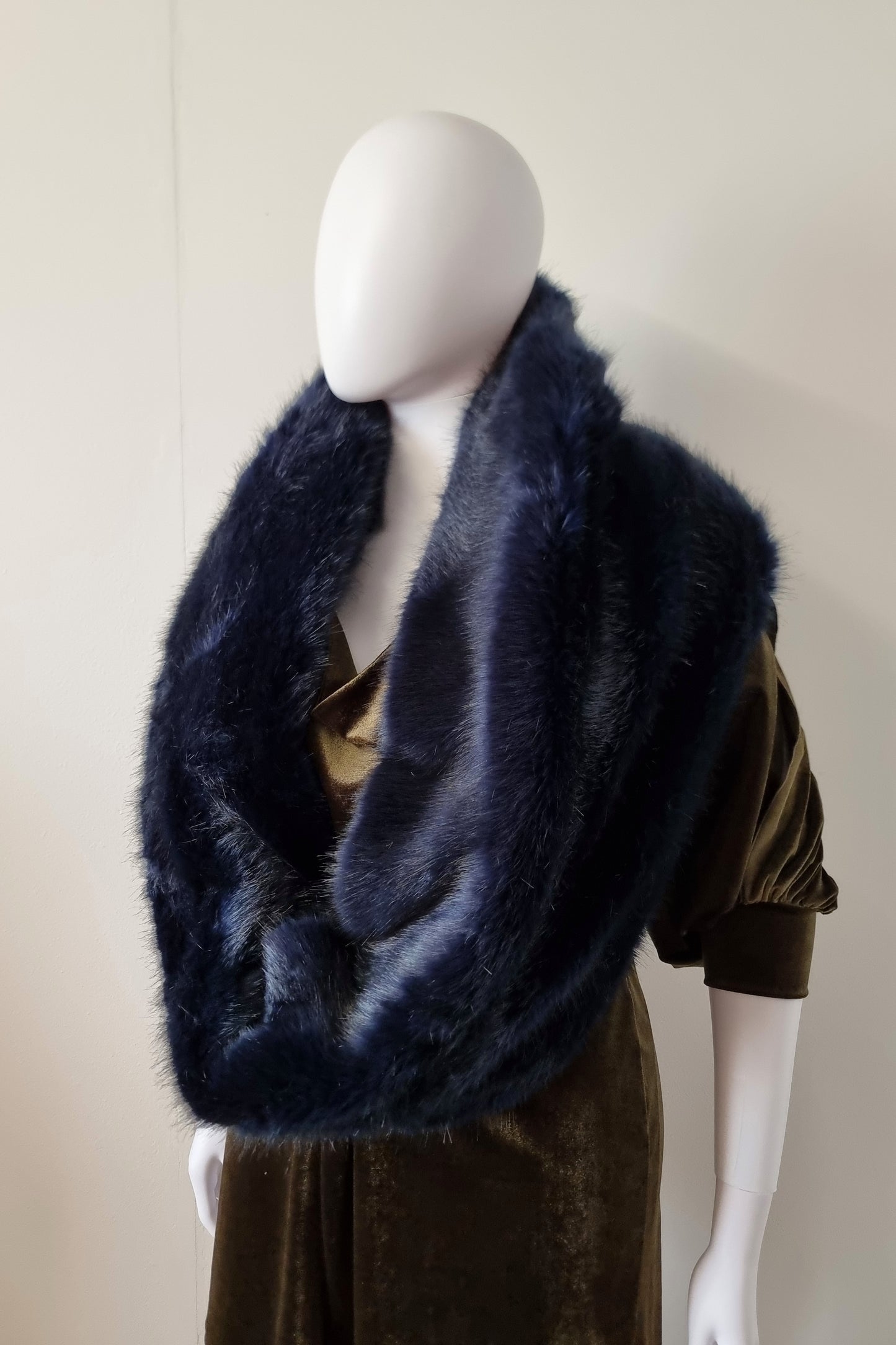Luxury Fur Snood - Midnight
