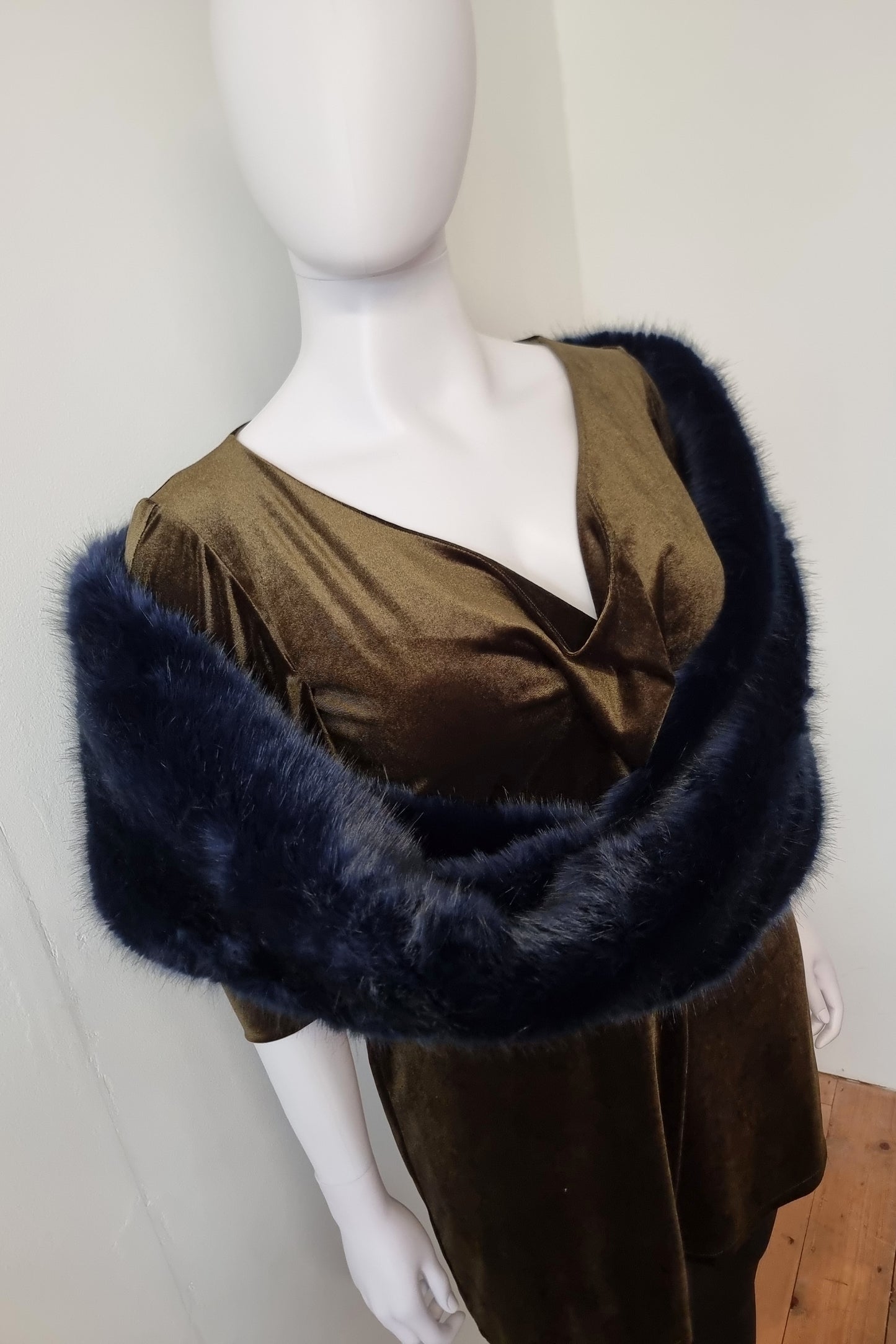 Luxury Fur Snood - Midnight