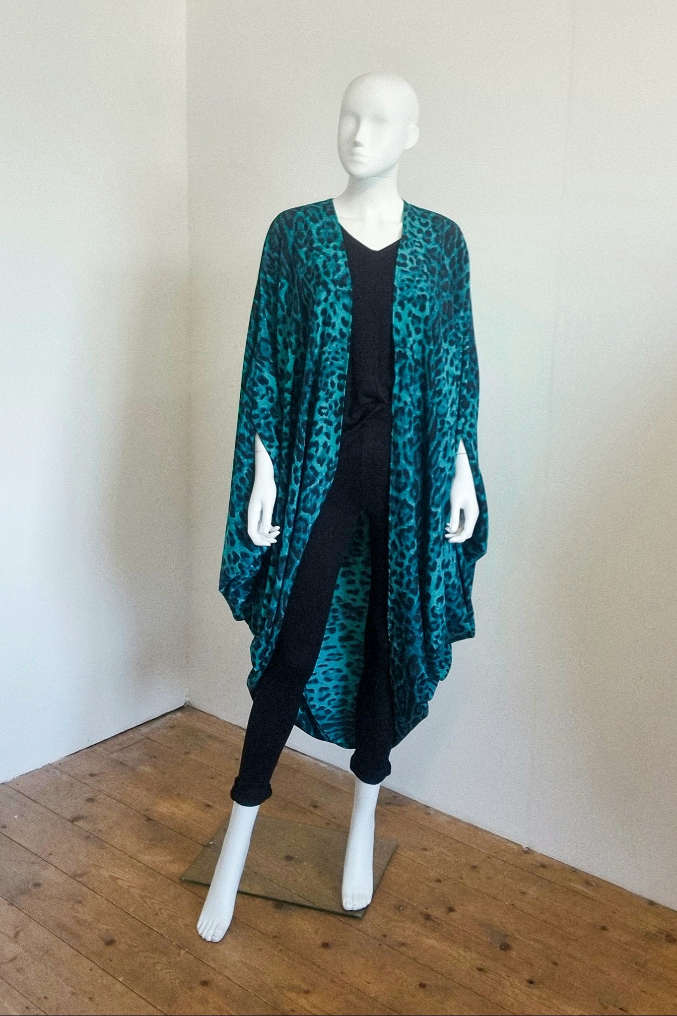 Zubi Kimono - Teal Leopard Print