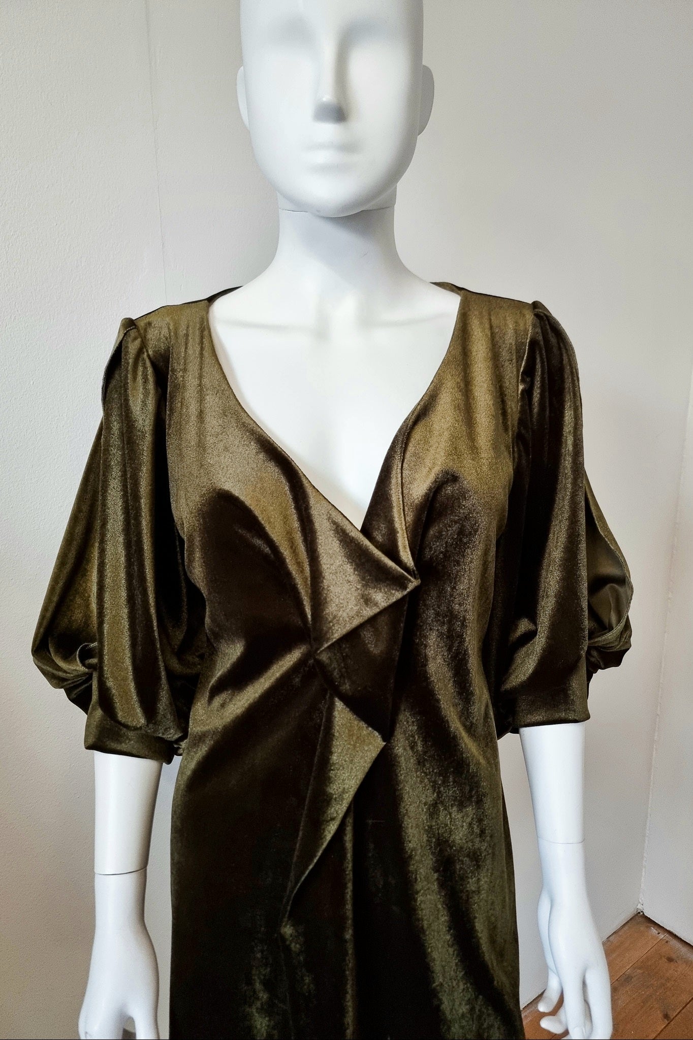 Tabi Dress - Olive Velvet