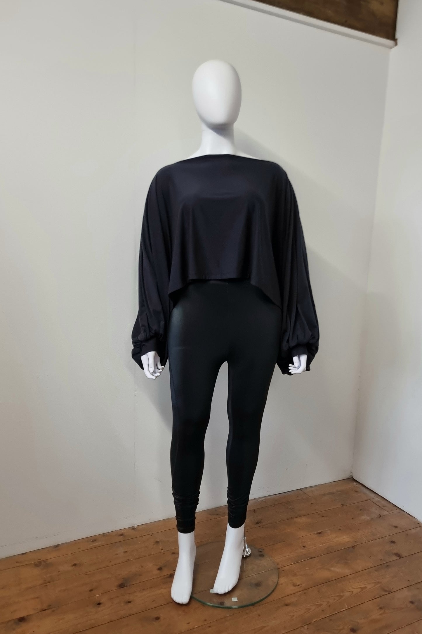 Imogen Drape Crop - Black