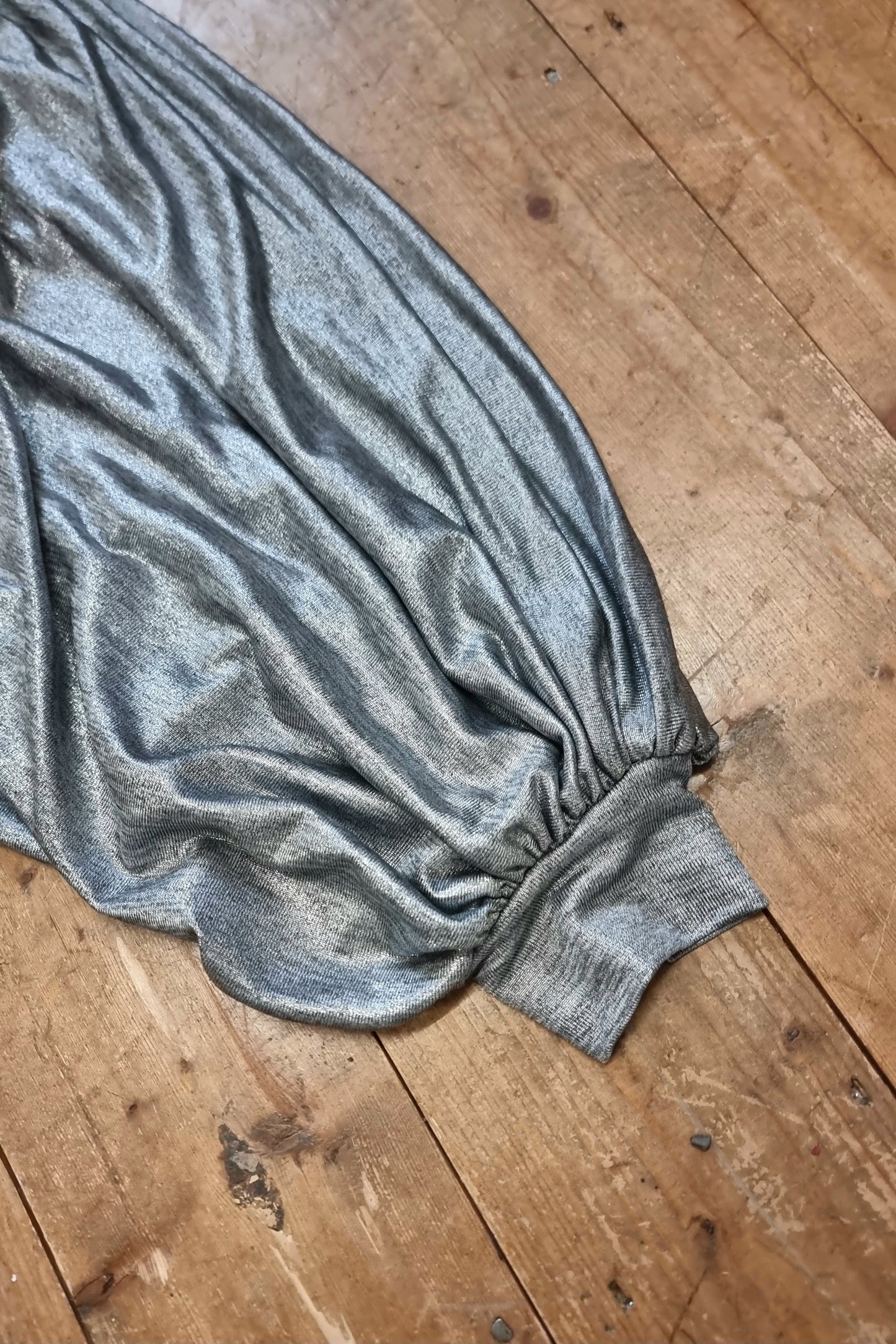 Imogen Drape Crop - Grey/Silver