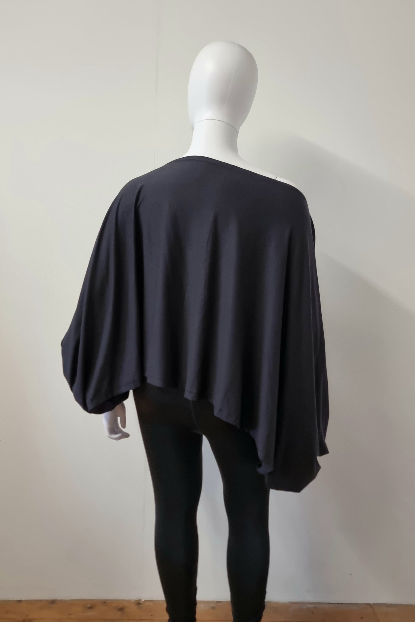 Imogen Drape Crop - Black