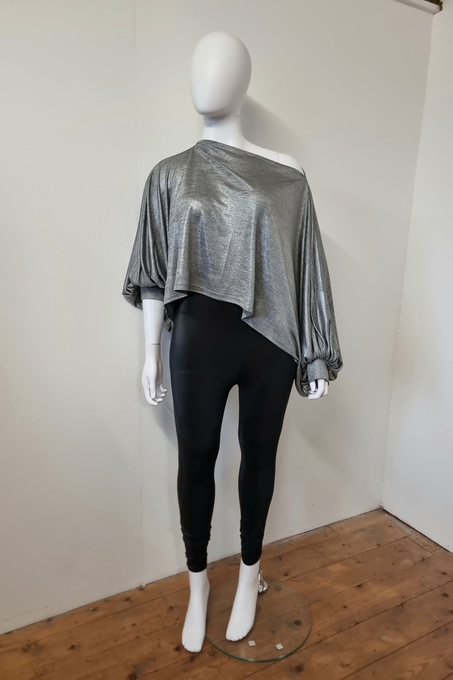 Imogen Drape Crop - Grey/Silver